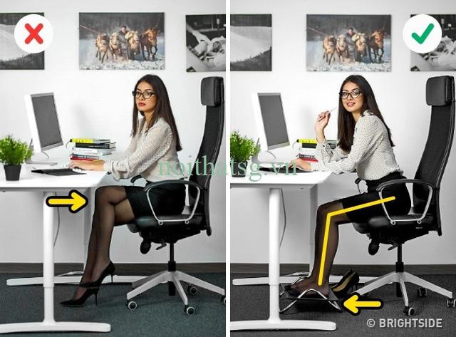 Tư Thế Ngồi Làm Việc Đúng: Bí Quyết Bảo Vệ Cột Sống Cho Dân Văn Phòng 1 Tư Thế Ngồi Làm Việc Đúng: Bí Quyết Bảo Vệ Cột Sống Cho Dân Văn Phòng